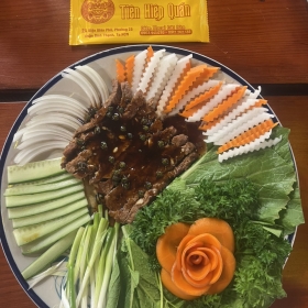 Bò cuộn cải xanh
