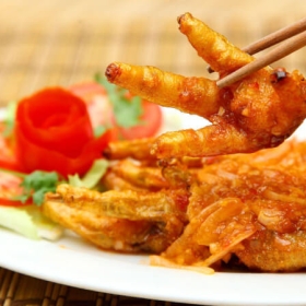 Chân gà chiên mắm 