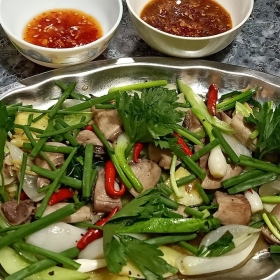 Dồi Trường  Xào Hành Cần