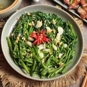 Rau muống xào tỏi